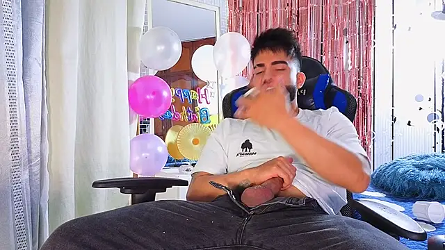 King Draven3 online show from November 12, 2025, 7:35 pm