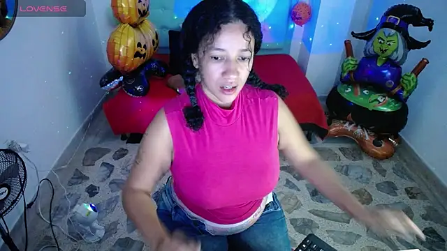 Snapshot of michel_rous_ chatting on October 30, 2025, 1:23 pm michel rous online show from October 30, 2025, 1:23 pm