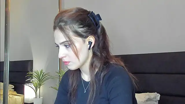 Snapshot of Forever_Smiler chatting on September 28, 2025, 9:03 am Forever Smiler online show from September 28, 2025, 9:03 am