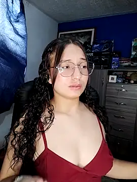 Snapshot of Mia___15 chatting on October 21, 2025, 9:04 pm Mia   15 online show from October 21, 2025, 9:04 pm
