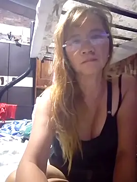 Snapshot of SexyHottMom chatting on September 14, 2025, 9:47 pm SexyHottMom online show from September 14, 2025, 9:47 pm