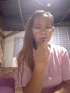 Snapshot of SexyHottMom chatting on September 24, 2025, 11:46 am SexyHottMom online show from September 24, 2025, 11:46 am