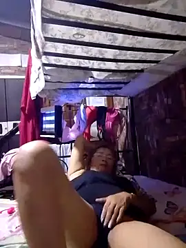 Snapshot of SexyHottMom chatting on September 25, 2025, 7:50 pm SexyHottMom online show from September 25, 2025, 7:50 pm