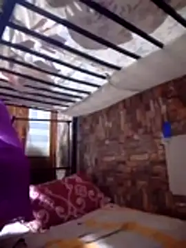 Snapshot of SexyHottMom chatting on November 19, 2025, 4:29 pm SexyHottMom online show from November 19, 2025, 4:29 pm