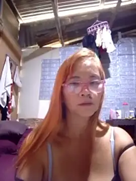 Snapshot of SexyHottMom chatting on November 27, 2025, 12:13 am SexyHottMom online show from November 27, 2025, 12:13 am