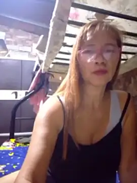 Snapshot of SexyHottMom chatting on December 3, 2025, 1:09 pm SexyHottMom online show from December 3, 2025, 1:09 pm