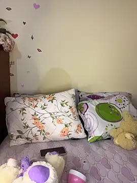 MiaRousexxx  online show from October 18, 2025, 11:27 pm