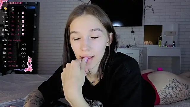 AsyaMiller online show from November 26, 2025, 5:03 pm