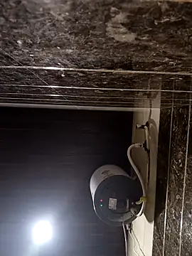 moonflower25 online show from December 15, 2025, 3:55 am