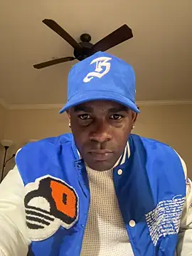 Snapshot of Giorge91 chatting on December 21, 2025, 12:01 pm Giorge91 online show from December 21, 2025, 12:01 pm