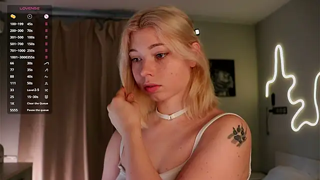 Snapshot of SibleyDurborow chatting on September 18, 2025, 4:14 am SibleyDurborow online show from September 18, 2025, 4:14 am