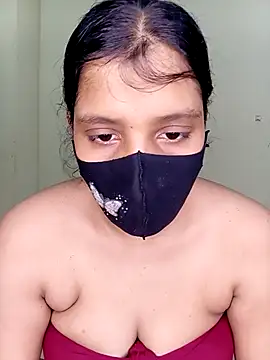 Rose-luckey online show from November 2, 2025, 6:21 pm