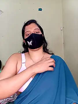 Rose-luckey online show from November 25, 2025, 1:55 pm