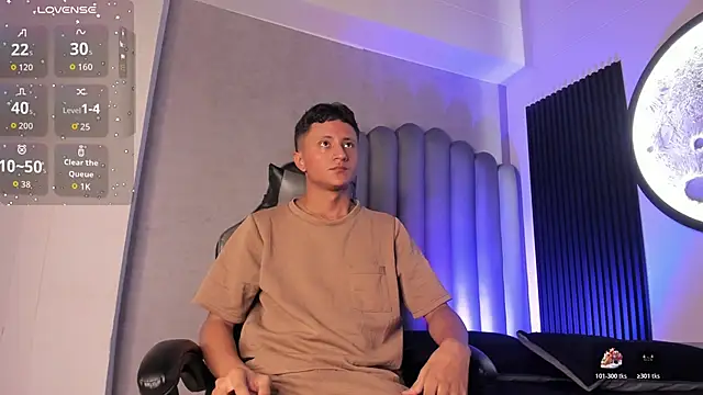 Snapshot of _Leohot_ chatting on October 31, 2025, 3:40 am Leohot online show from October 31, 2025, 3:40 am