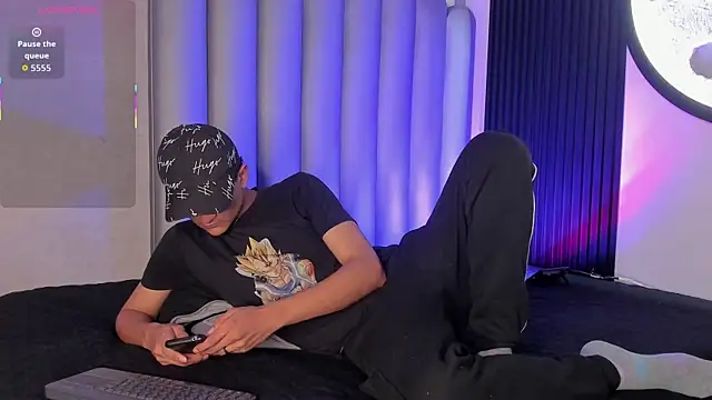 Snapshot of _Leohot_ chatting on November 21, 2025, 3:38 am Leohot online show from November 21, 2025, 3:38 am