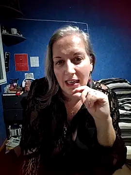 Snapshot of Feelineducentre chatting on October 7, 2025, 9:23 pm Feelineducentre online show from October 7, 2025, 9:23 pm