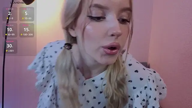 Snapshot of PickmeBabby chatting on October 18, 2025, 9:15 pm PickmeBabby online show from October 18, 2025, 9:15 pm