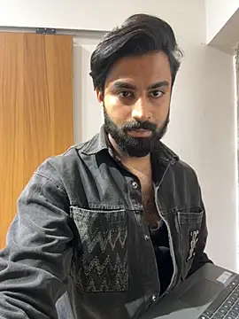 hottestboy03 online show from November 27, 2025, 5:42 am