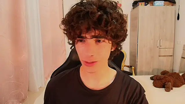 Snapshot of Nude_Boy18 chatting on October 25, 2025, 6:43 am Nude Boy18 online show from October 25, 2025, 6:43 am