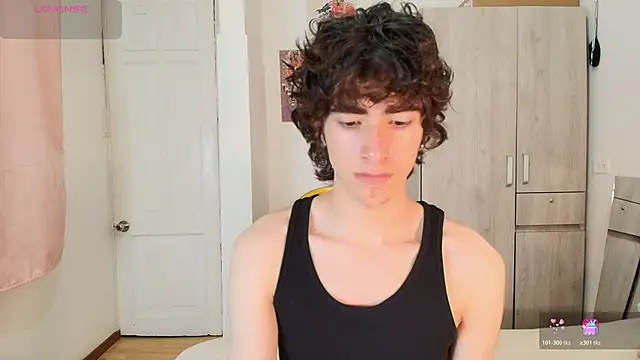 Snapshot of Nude_Boy18 chatting on November 17, 2025, 11:10 pm Nude Boy18 online show from November 17, 2025, 11:10 pm