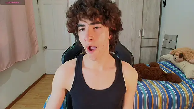 Snapshot of Nude_Boy18 chatting on November 30, 2025, 12:47 am Nude Boy18 online show from November 30, 2025, 12:47 am