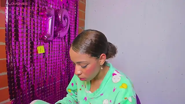 Snapshot of yumi_hanna chatting on September 23, 2025, 1:52 am yumi hanna online show from September 23, 2025, 1:52 am