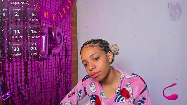 Snapshot of yumi_hanna chatting on October 5, 2025, 7:45 pm yumi hanna online show from October 5, 2025, 7:45 pm