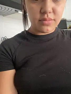 Snapshot of lunita_sweet5 chatting on December 3, 2025, 3:32 pm lunita sweet5 online show from December 3, 2025, 3:32 pm