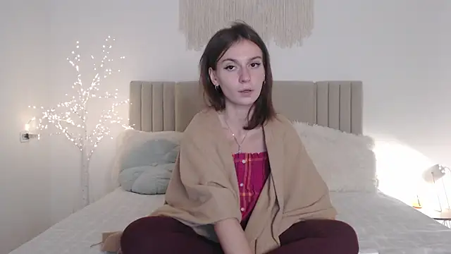 Little mia   online show from October 3, 2025, 8:50 pm