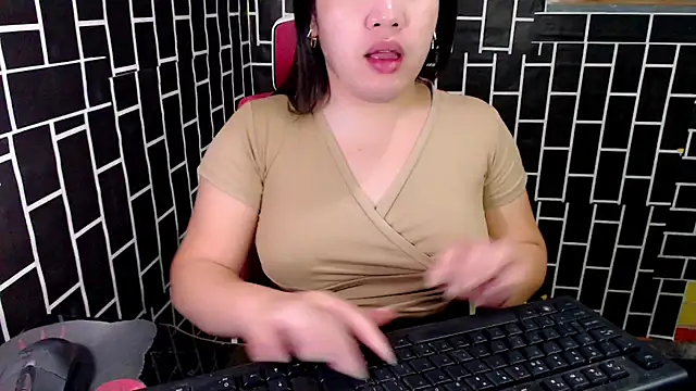 Snapshot of xUrDreamSlutWhore chatting on September 16, 2025, 9:16 pm xUrDreamSlutWhore online show from September 16, 2025, 9:16 pm