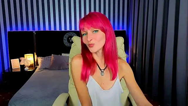 Snapshot of BrandyBloom chatting on October 8, 2025, 7:11 pm BrandyBloom online show from October 8, 2025, 7:11 pm