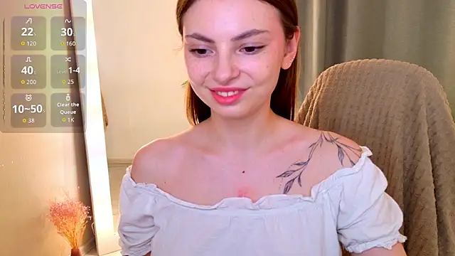 PhantomLace online show from October 5, 2025, 1:42 pm