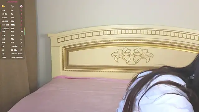 SoftieDream online show from December 15, 2025, 6:17 am