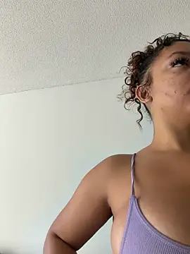 Snapshot of allybluee777 chatting on November 14, 2025, 6:28 pm allybluee777 online show from November 14, 2025, 6:28 pm