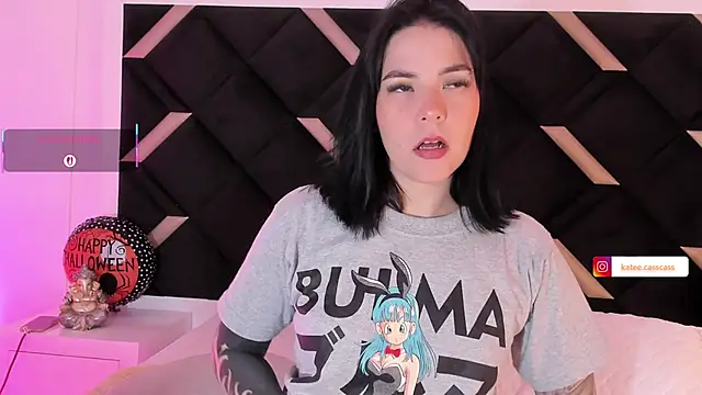 Snapshot of kate_cass chatting on October 22, 2025, 3:40 am kate cass online show from October 22, 2025, 3:40 am