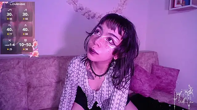 dark  nymph online show from November 26, 2025, 6:53 pm