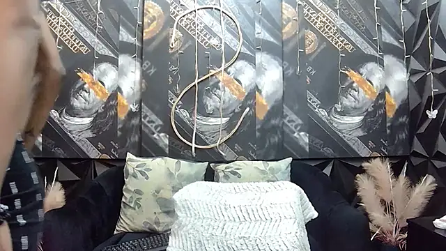 Lilmisbaddyxxx online show from September 25, 2025, 7:39 pm