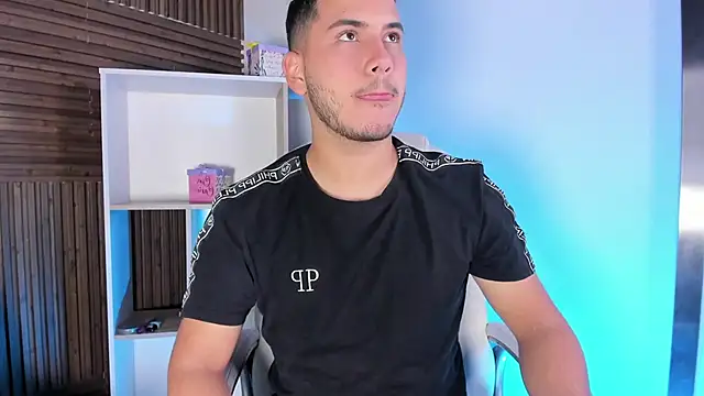 Snapshot of Axel_grey_ chatting on October 24, 2025, 12:12 pm Axel grey online show from October 24, 2025, 12:12 pm