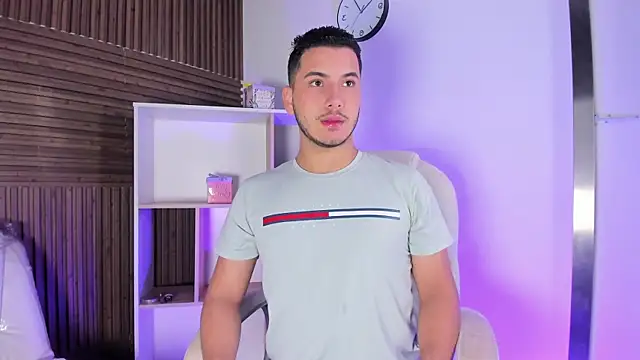 Snapshot of Axel_grey_ chatting on October 25, 2025, 12:13 pm Axel grey online show from October 25, 2025, 12:13 pm