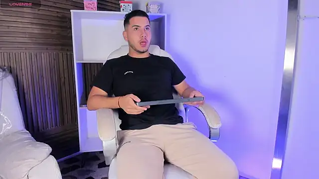 Snapshot of Axel_grey_ chatting on November 14, 2025, 12:26 pm Axel grey online show from November 14, 2025, 12:26 pm