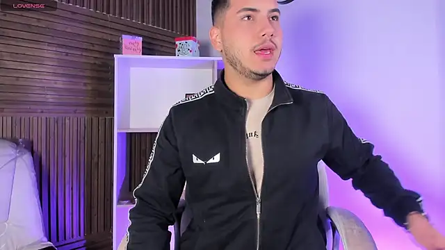 Snapshot of Axel_grey_ chatting on November 19, 2025, 12:16 pm Axel grey online show from November 19, 2025, 12:16 pm