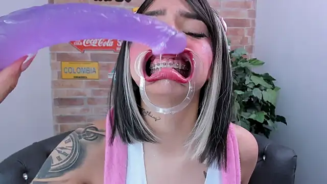 miss   abigail online show from October 9, 2025, 9:35 pm