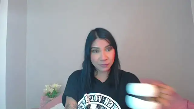 Laura-angeel online show from September 8, 2025, 7:46 pm