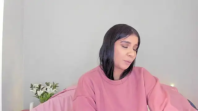 Laura-angeel online show from October 29, 2025, 8:43 pm