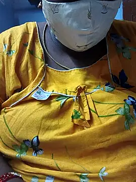 Snapshot of TAMIL_ELAKKIYA chatting on November 19, 2025, 9:42 am TAMIL ELAKKIYA online show from November 19, 2025, 9:42 am