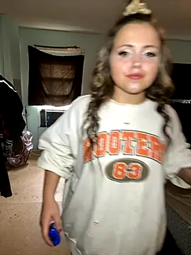 Snapshot of JuicyExxxperience chatting on September 25, 2025, 5:27 pm JuicyExxxperience online show from September 25, 2025, 5:27 pm