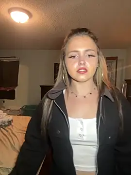 Snapshot of JuicyExxxperience chatting on October 23, 2025, 10:03 am JuicyExxxperience online show from October 23, 2025, 10:03 am