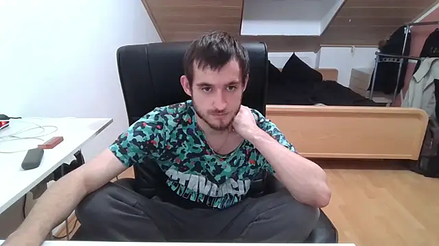 Snapshot of Bez3ybik chatting on October 30, 2025, 2:35 am Bez3ybik online show from October 30, 2025, 2:35 am