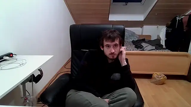 Snapshot of Bez3ybik chatting on December 3, 2025, 9:46 pm Bez3ybik online show from December 3, 2025, 9:46 pm