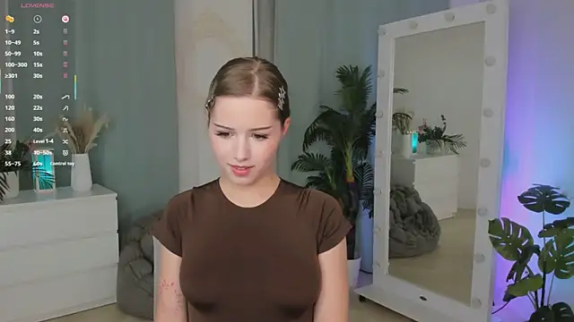 JanetMoor online show from December 5, 2025, 9:00 pm